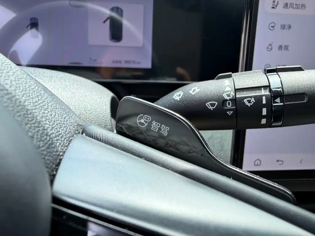BYD Seal — фото 9