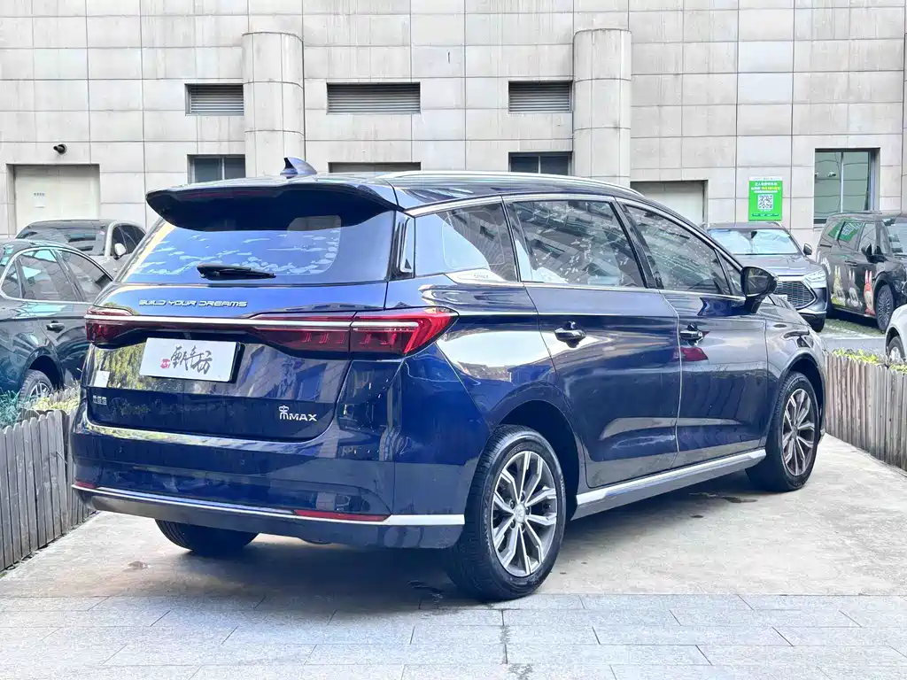 BYD MAX — фото 3