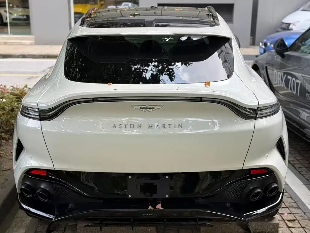 Aston Martin DBX — фото 4