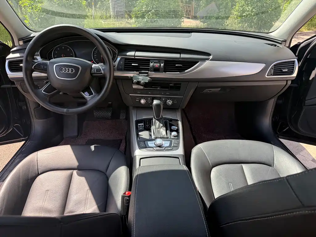Audi A6L — фото 9