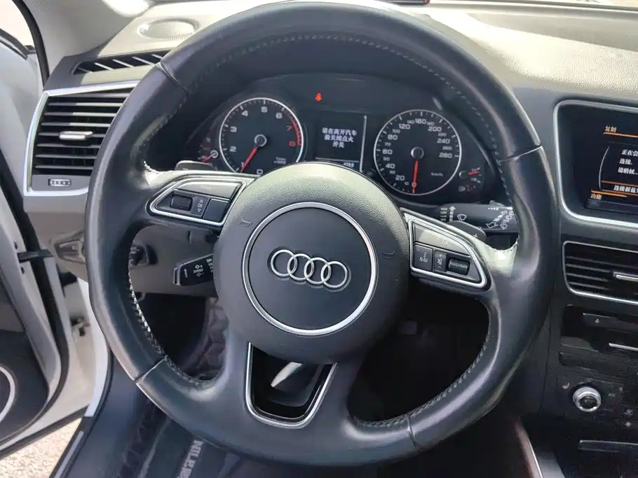 Audi Q5 — фото 15