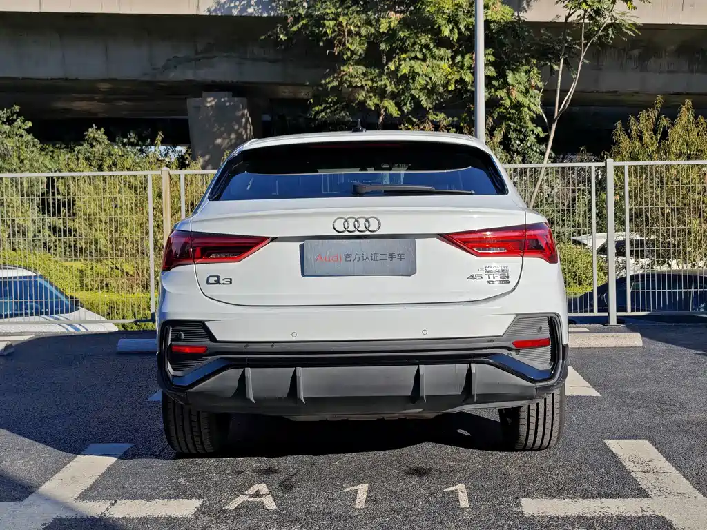 Audi Q3 Sportback — фото 8