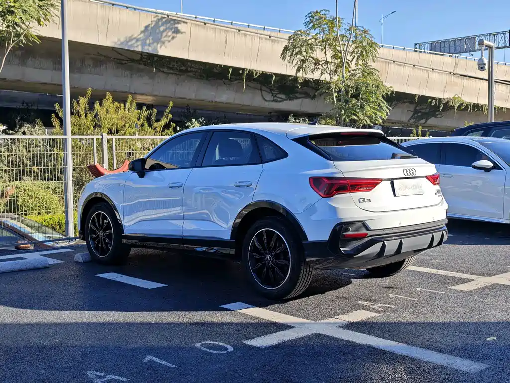 Audi Q3 Sportback — фото 9