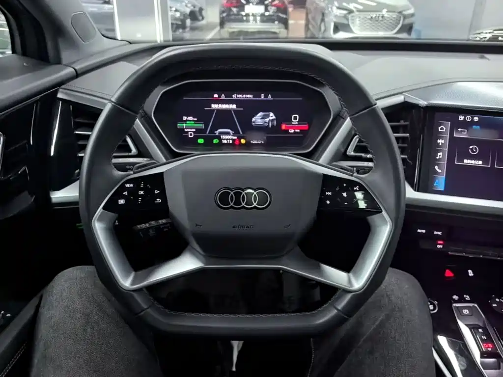 Audi Q4 e-tron — фото 10
