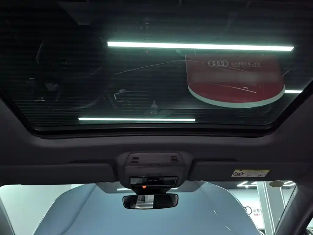 Audi Q4 e-tron — фото 17