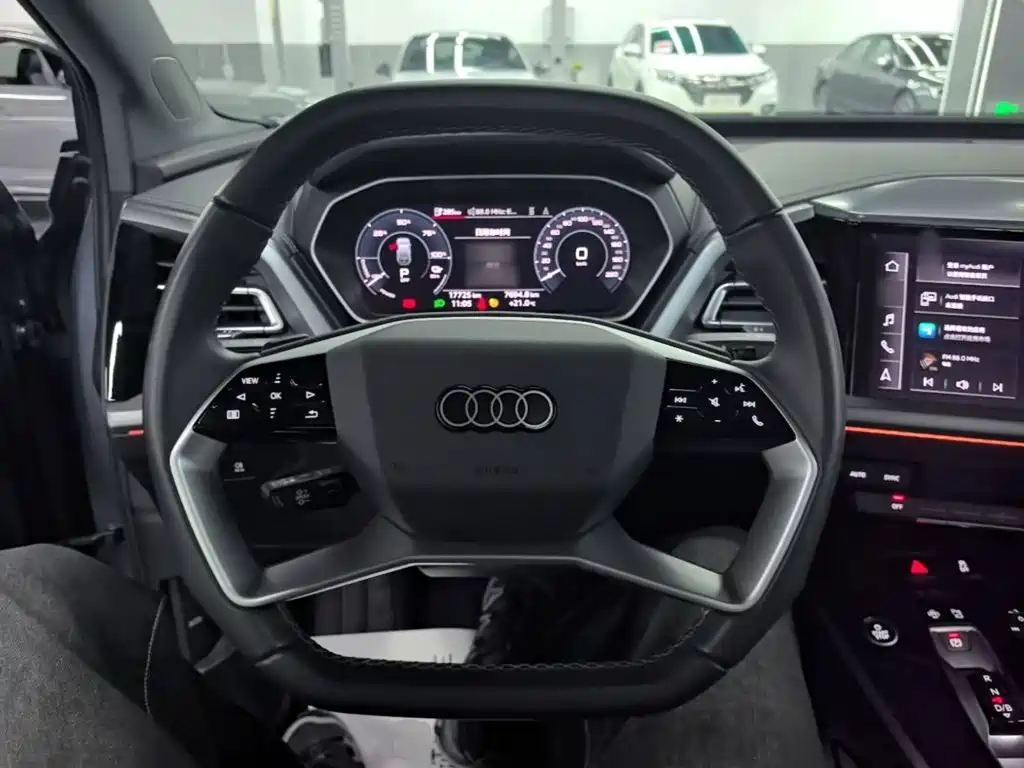 Audi Q4 e-tron — фото 10
