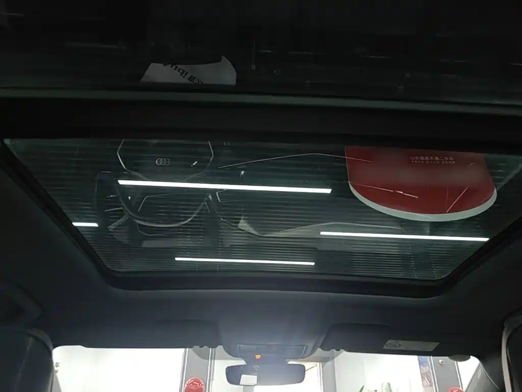 Audi Q4 e-tron — фото 17