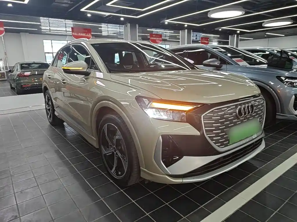 Audi Q4 e-tron — фото 3