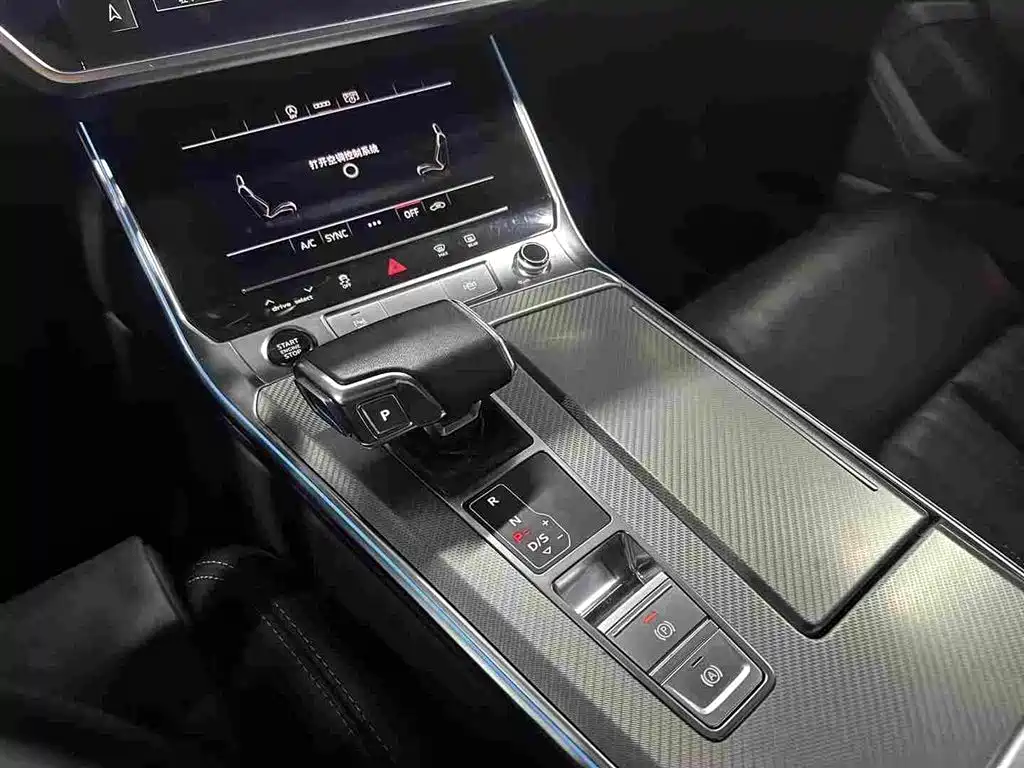 Audi A6L — фото 11