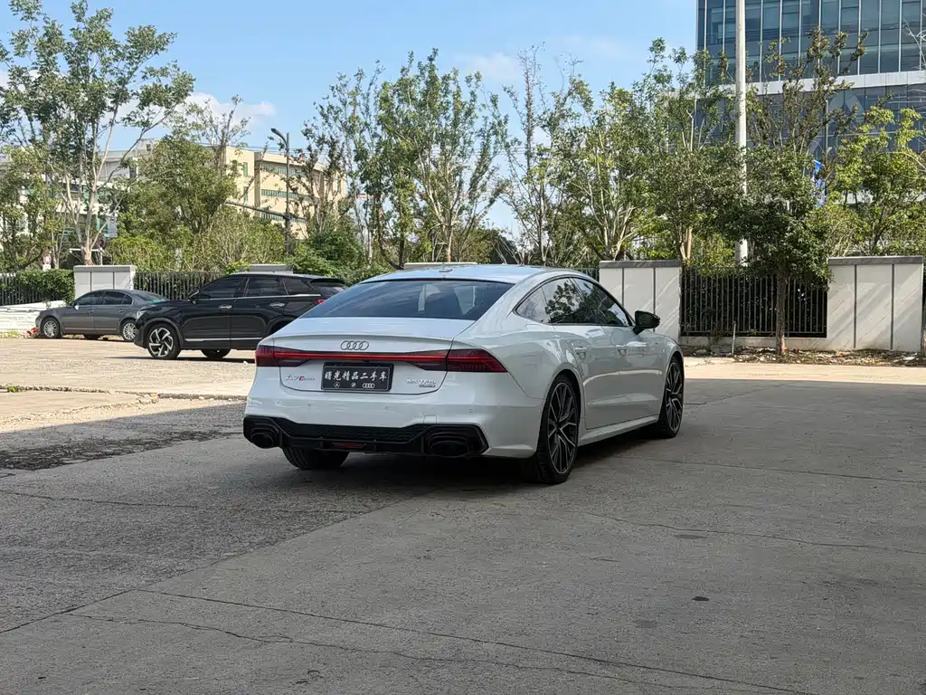 Audi A7 — фото 13