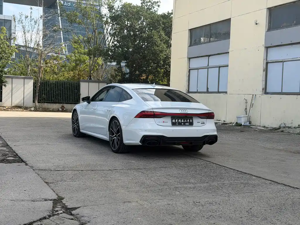 Audi A7 — фото 14