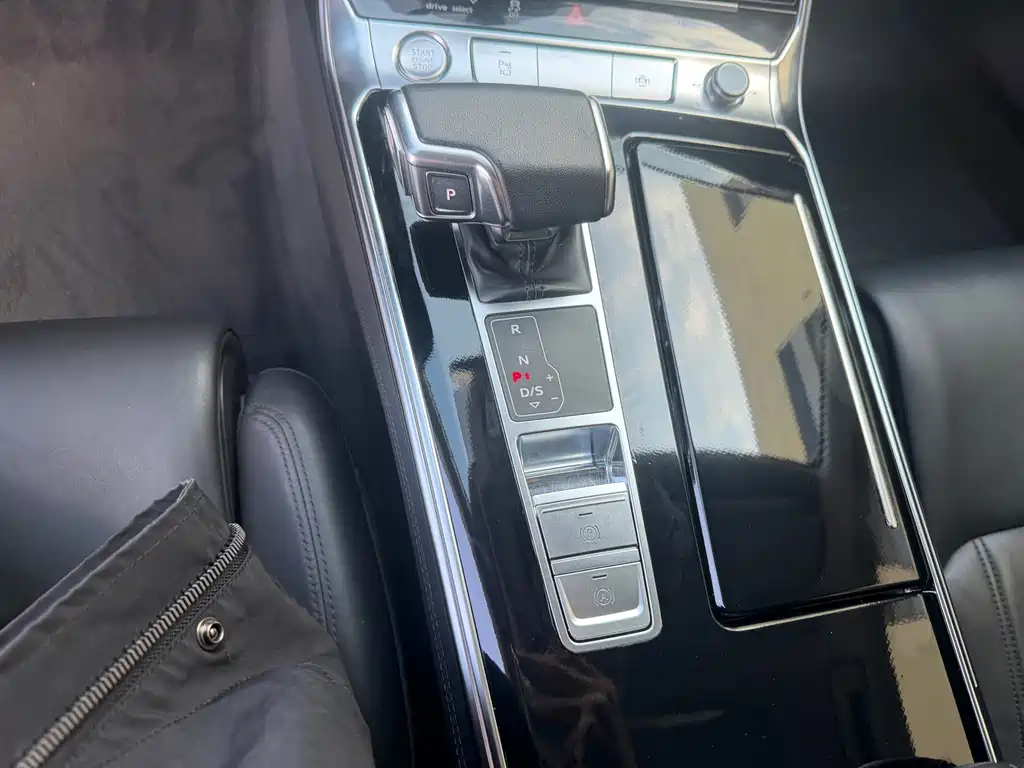 Audi A7 — фото 22