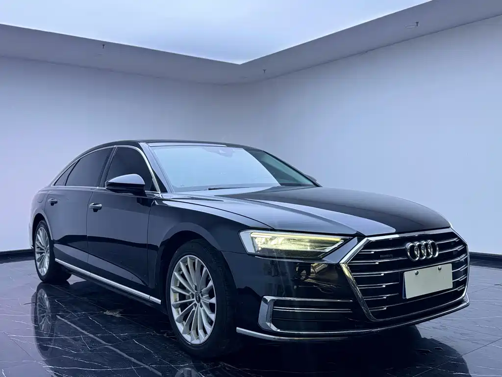 Audi A8 — фото 3