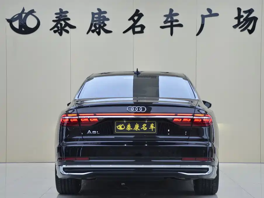 Audi A8 — фото 3