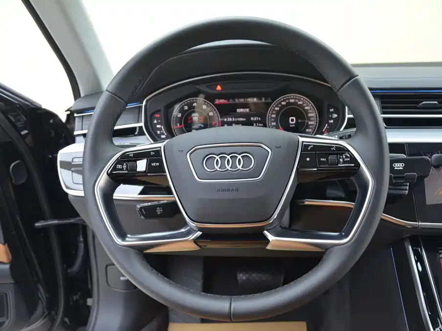 Audi A8 — фото 10