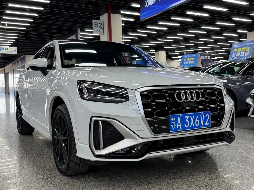 Audi Q2L — фото 3