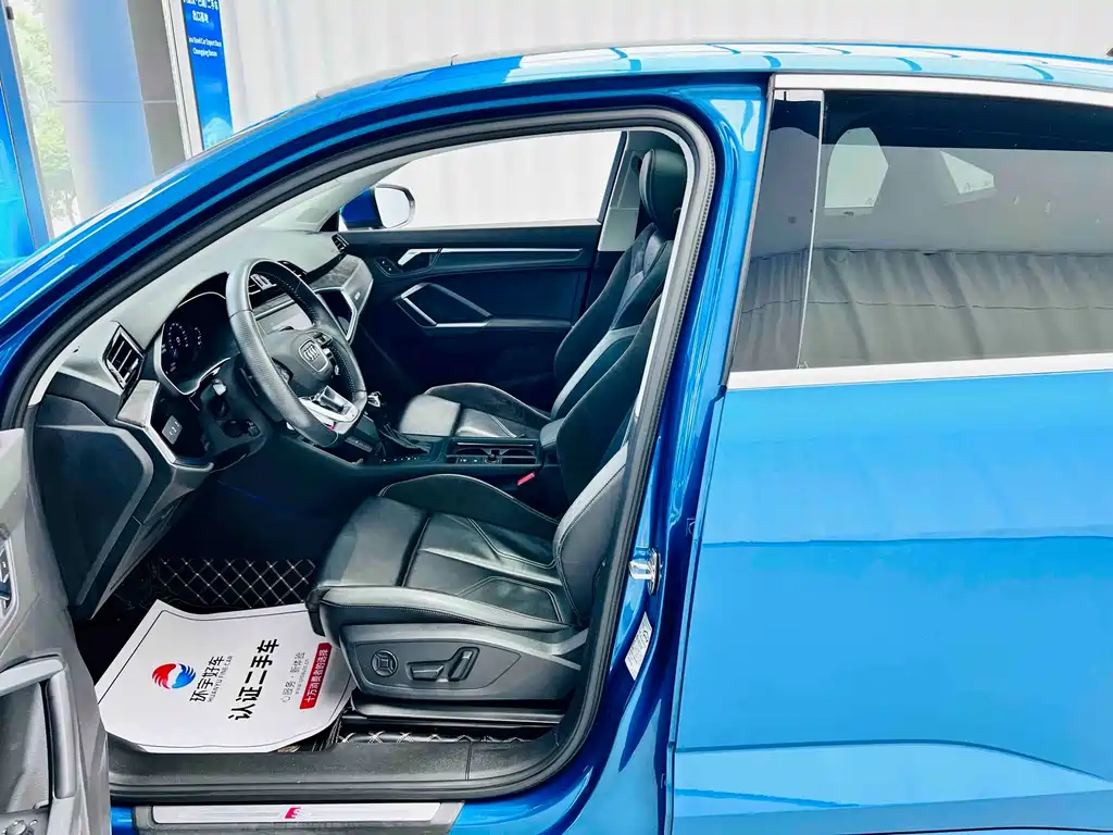 Audi Q3 Sportback — фото 19