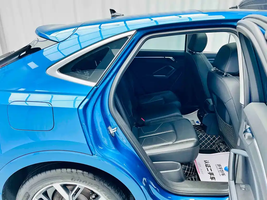Audi Q3 Sportback — фото 23