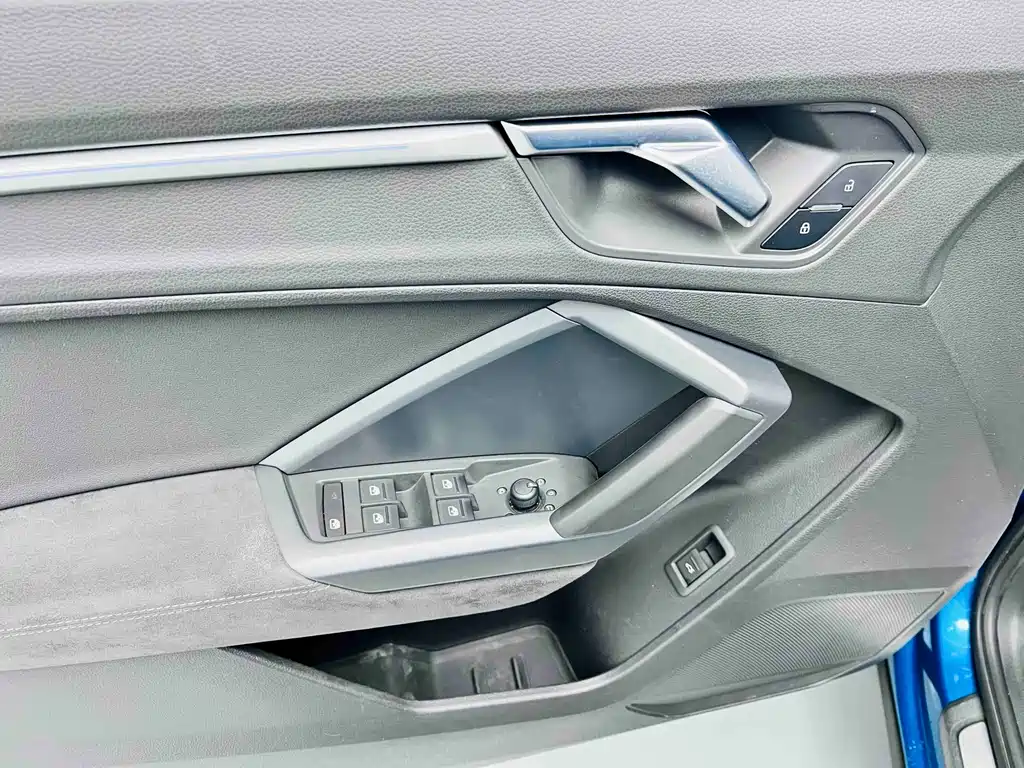 Audi Q3 Sportback — фото 10