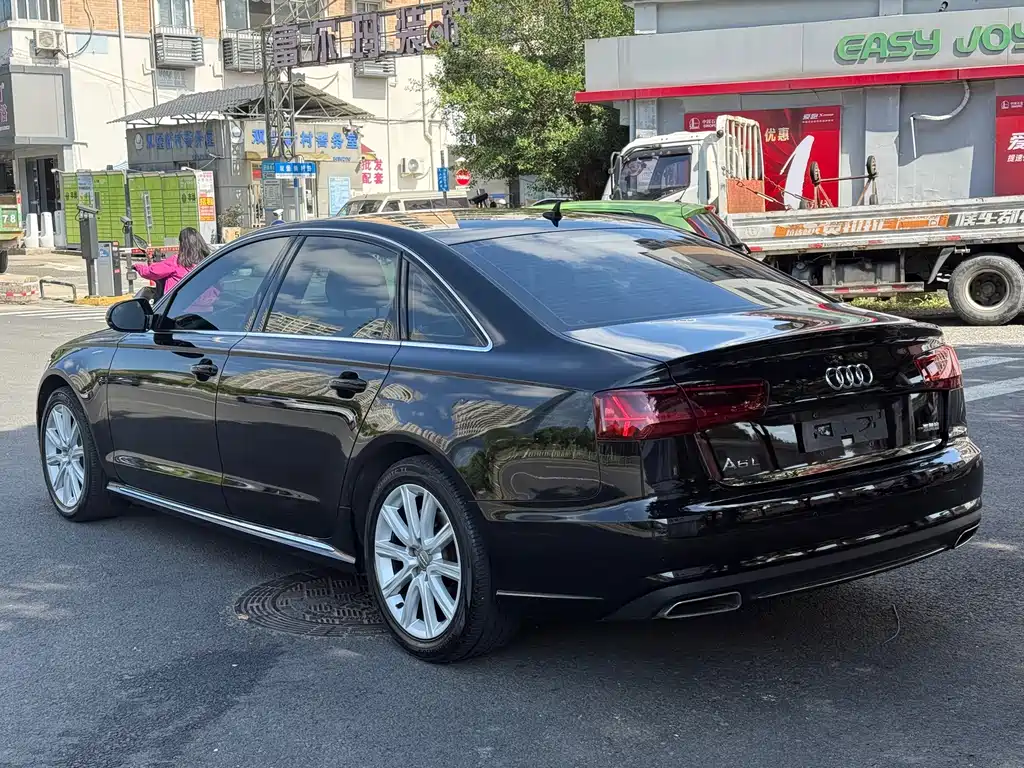 Audi A6L — фото 10