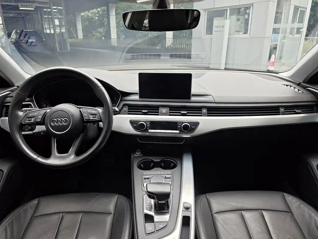 Audi A4L — фото 13