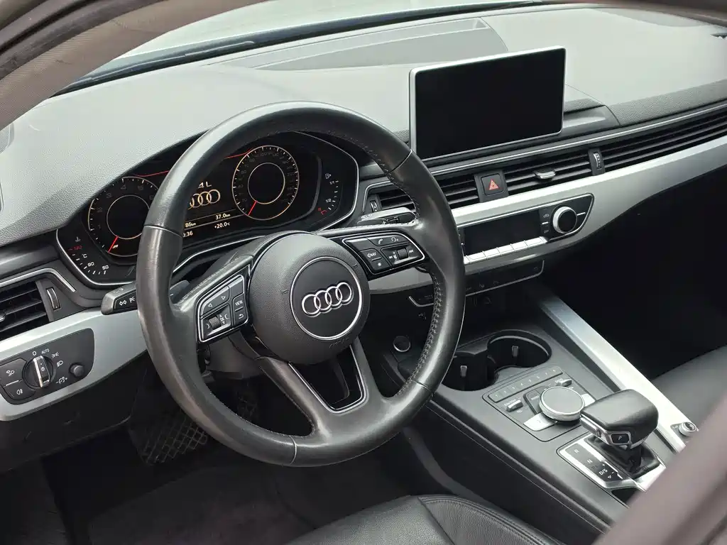 Audi A4L — фото 18