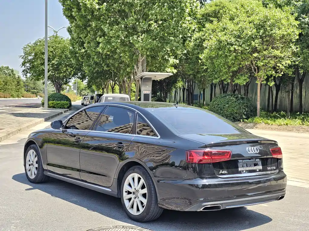 Audi A6L — фото 7