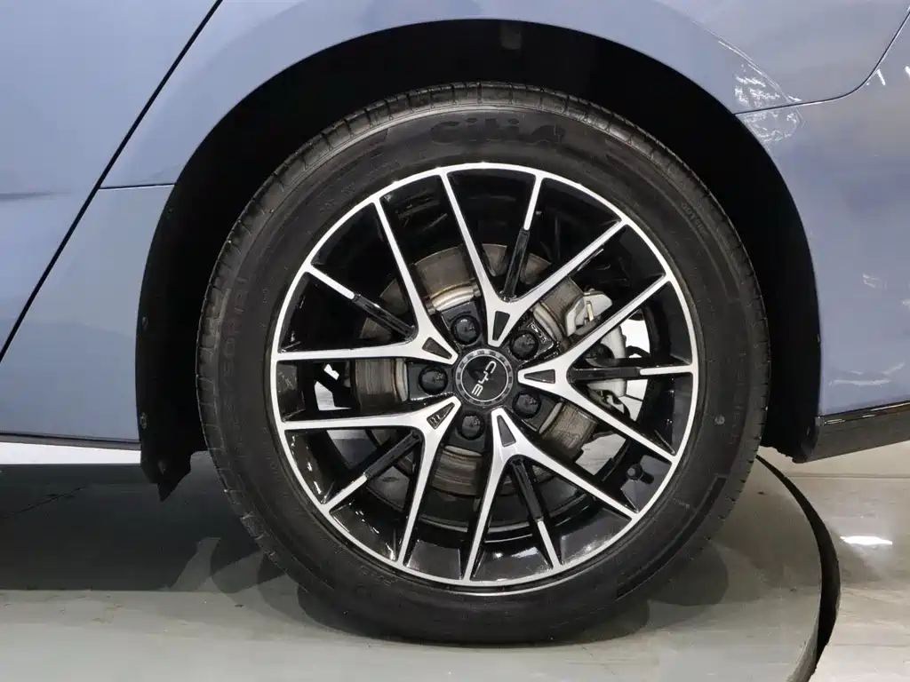 BYD Seal 07 DM-i — фото 19
