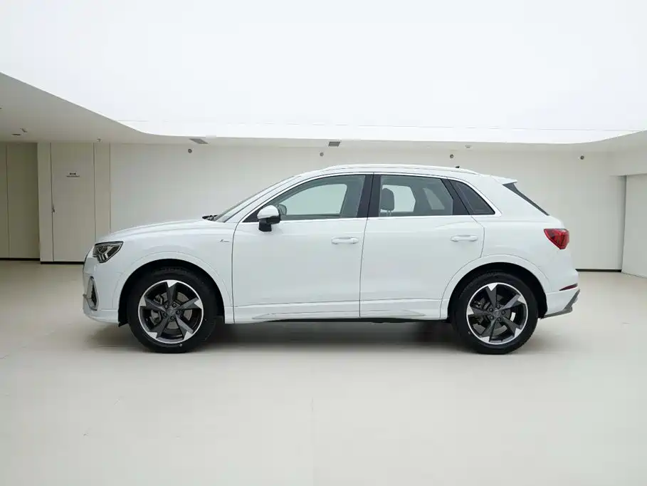Audi Q3 — фото 3