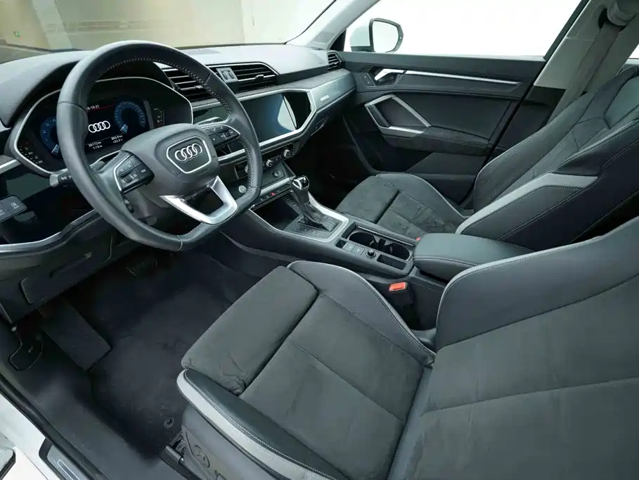 Audi Q3 — фото 10