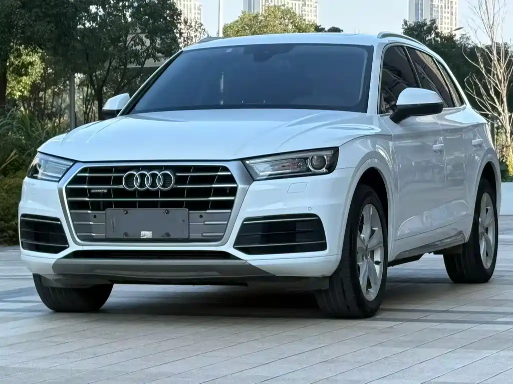 Audi Q5L — фото 3