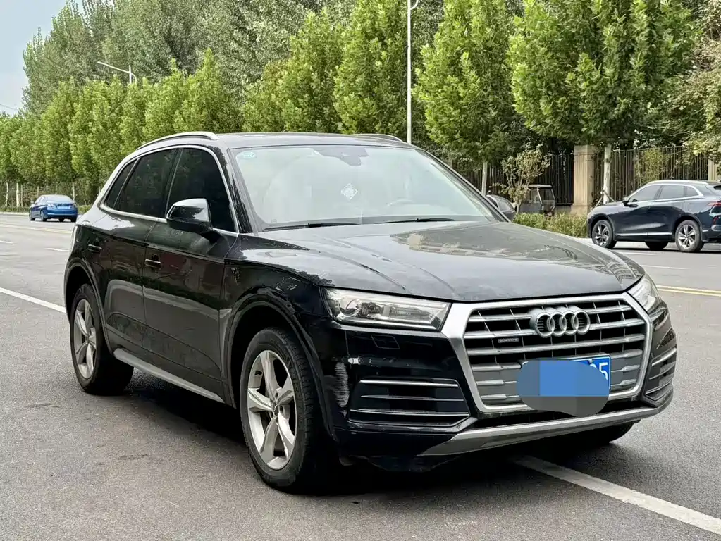 Audi Q5L — фото 2