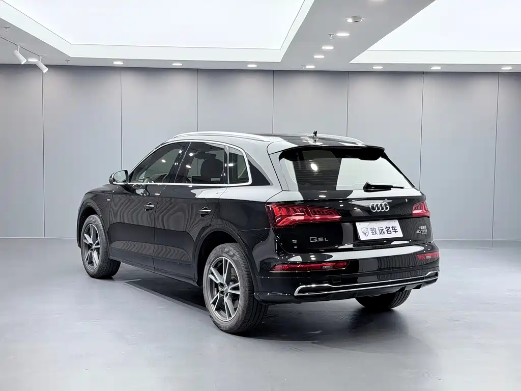 Audi Q5L — фото 4