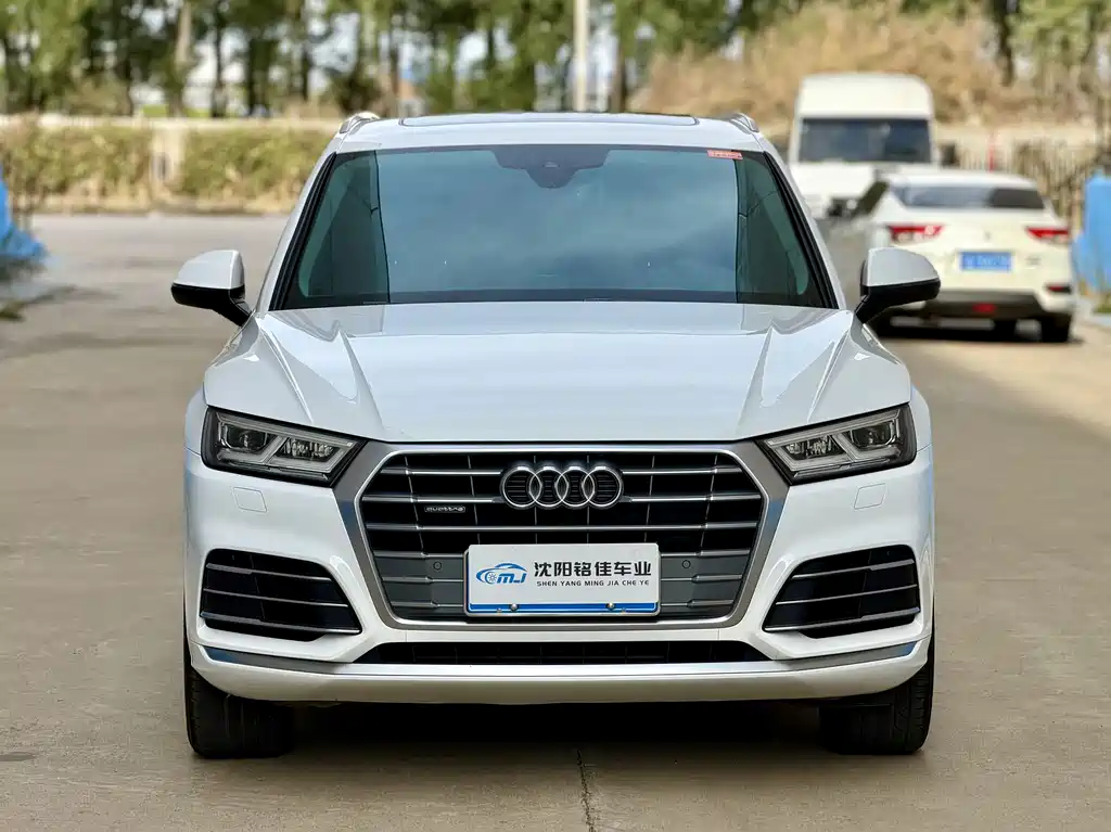 Audi Q5L — фото 2