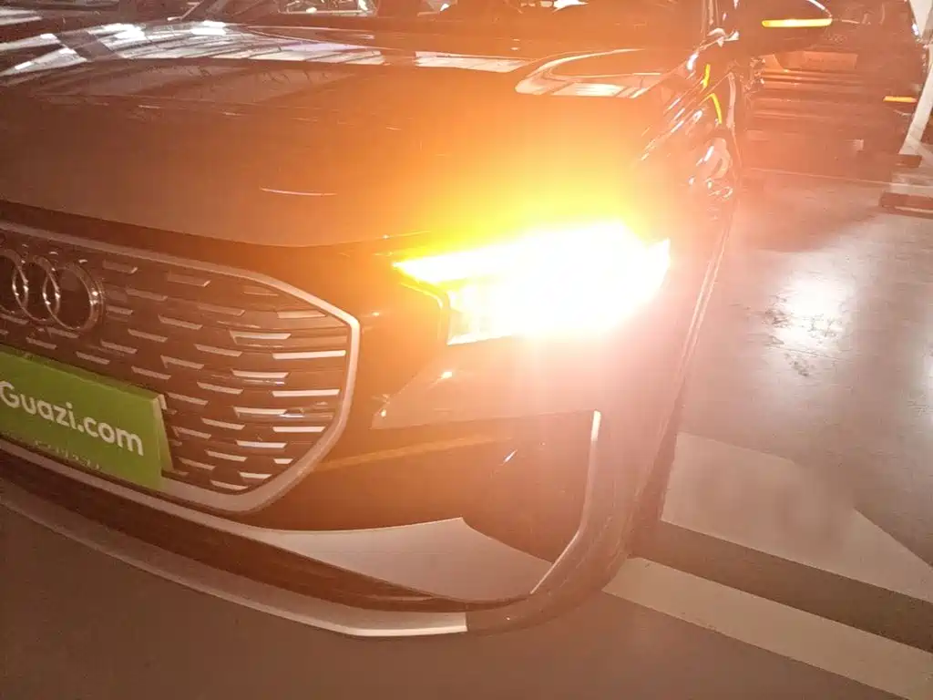 Audi Q4 e-tron — фото 23