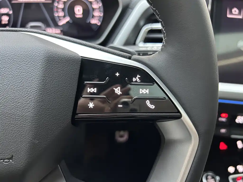 Audi Q4 e-tron — фото 20