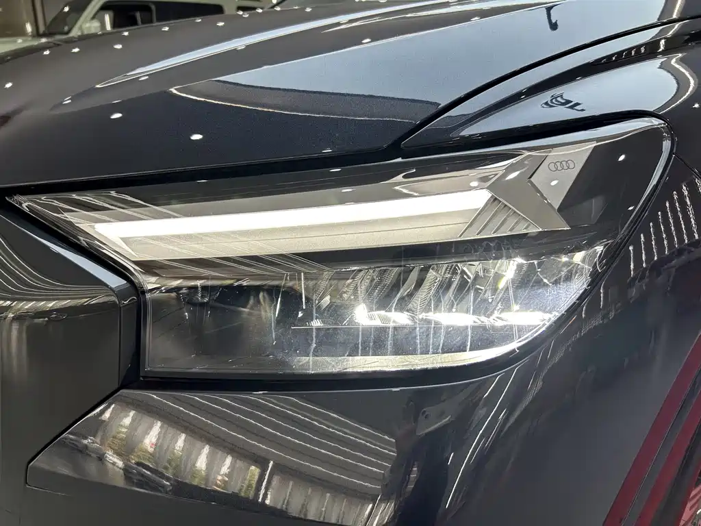 Audi Q4 e-tron — фото 30