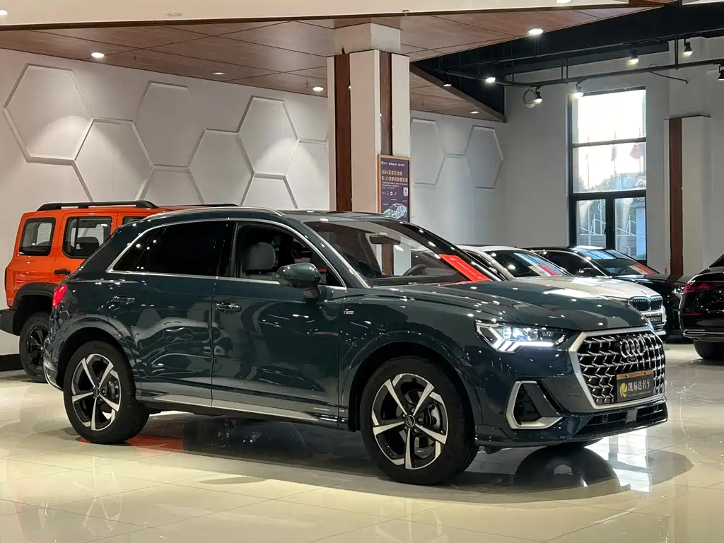 Audi Q3 — фото 4