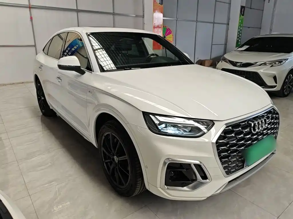 Audi Q5L Sportback — фото 3