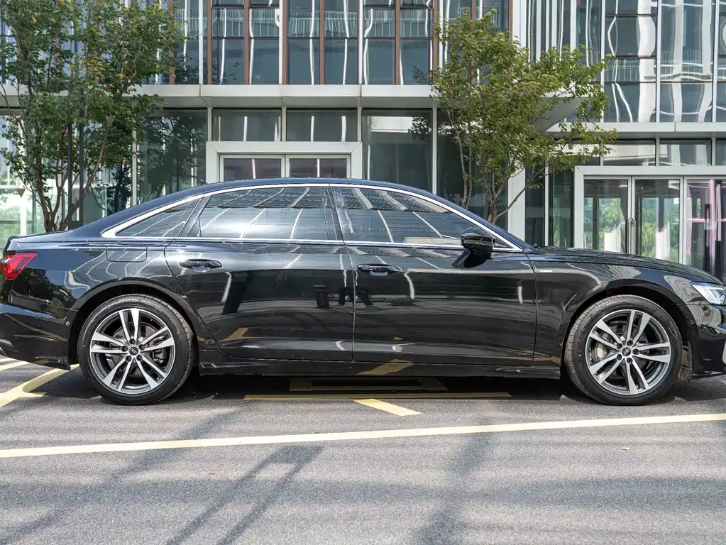 Audi A6L — фото 4