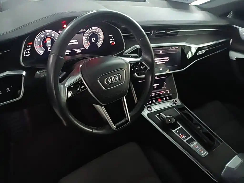 Audi A6L — фото 10