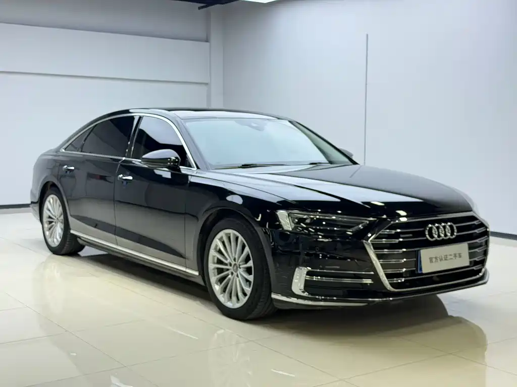 Audi A8 — фото 3