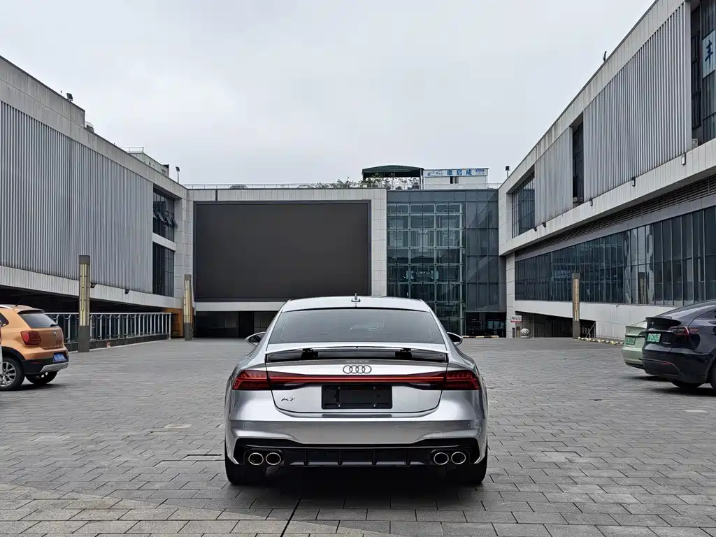 Audi A7 — фото 20