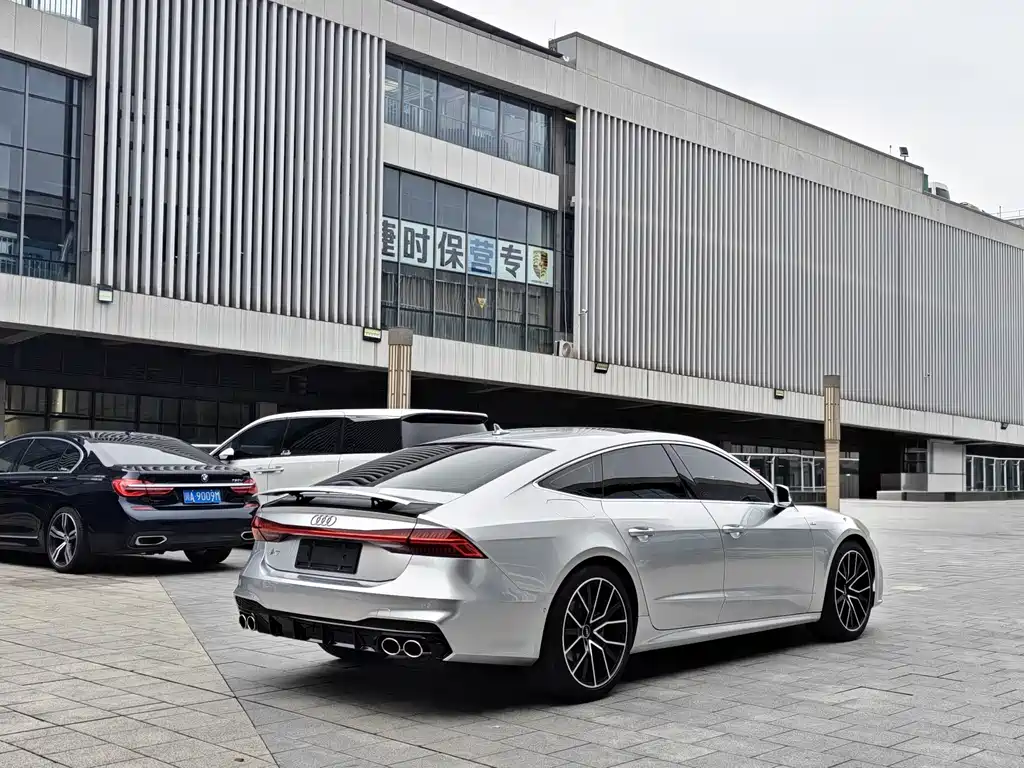 Audi A7 — фото 21