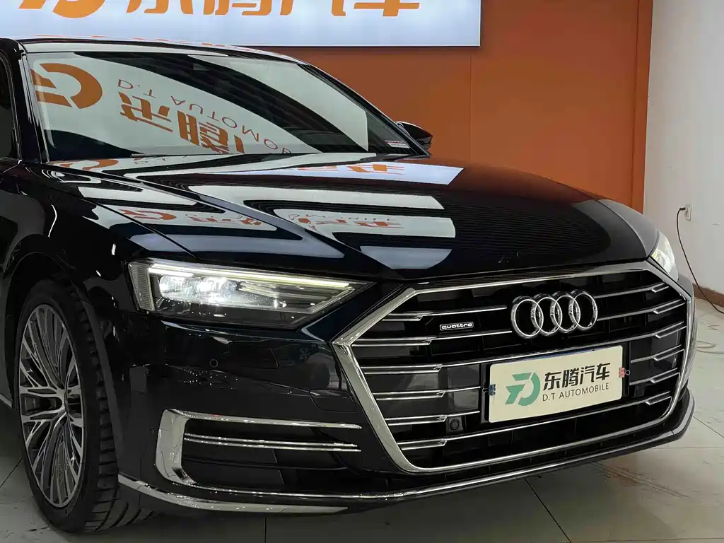 Audi A8 — фото 5