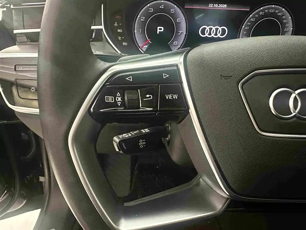 Audi A8 — фото 8