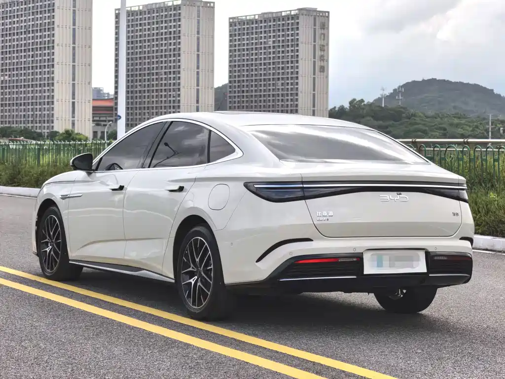 BYD Seal — фото 9