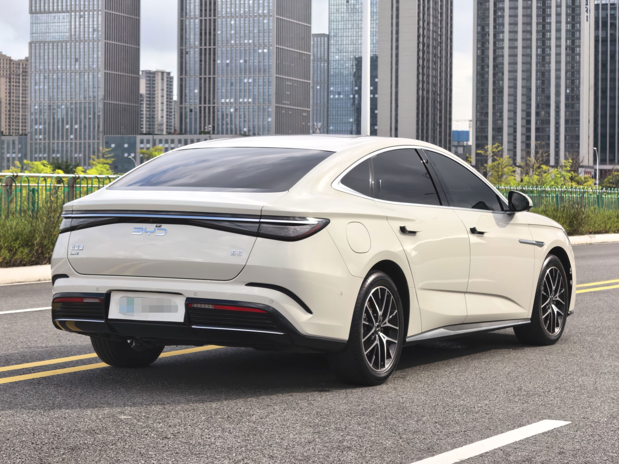 BYD Seal — фото 10