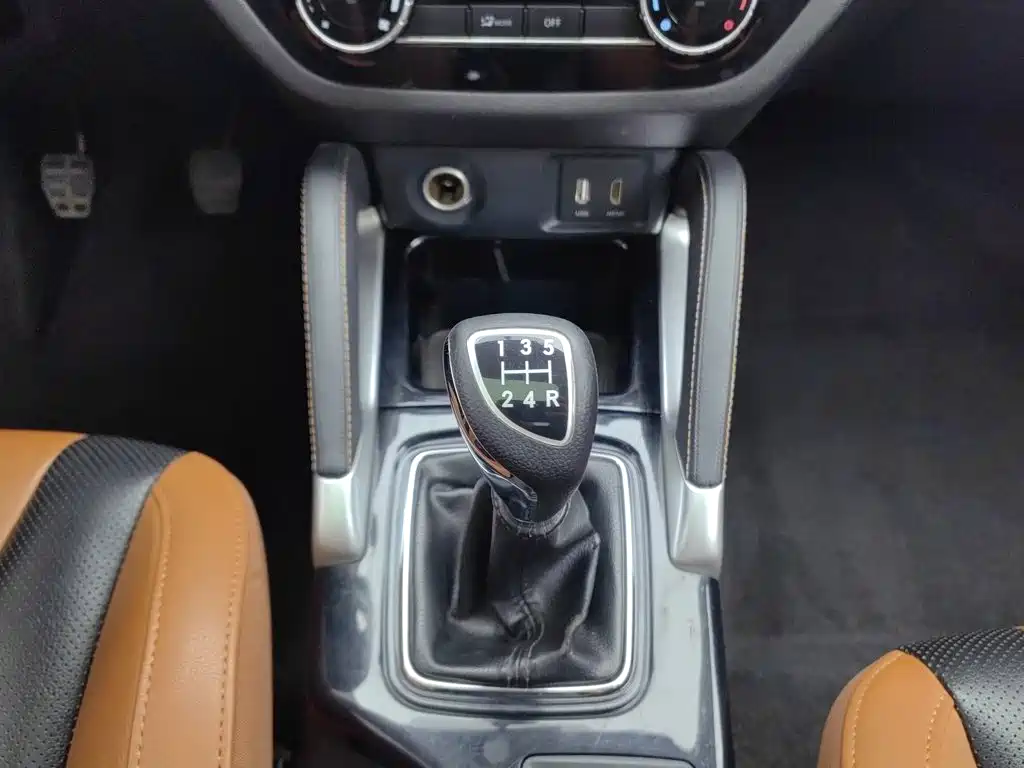 BAIC Senova X35 — фото 13
