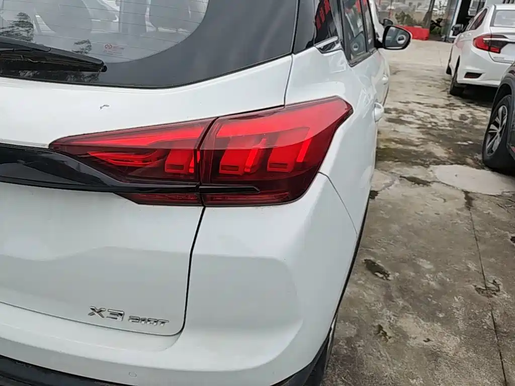 BAIC X3 — фото 7